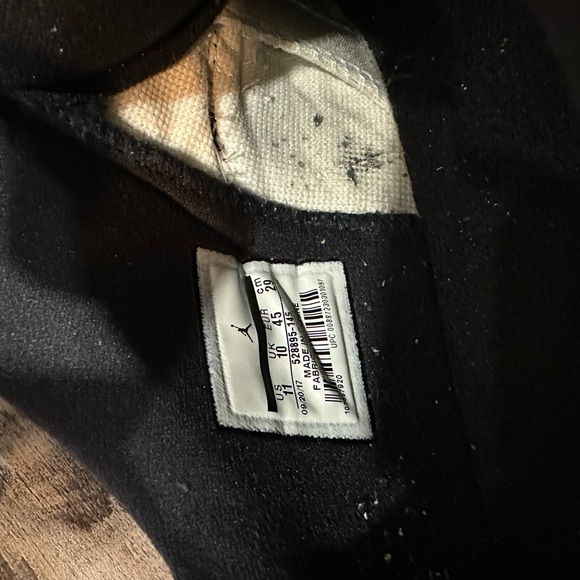 Nike Air Jordan 11 Retro - Picture 10 of 10